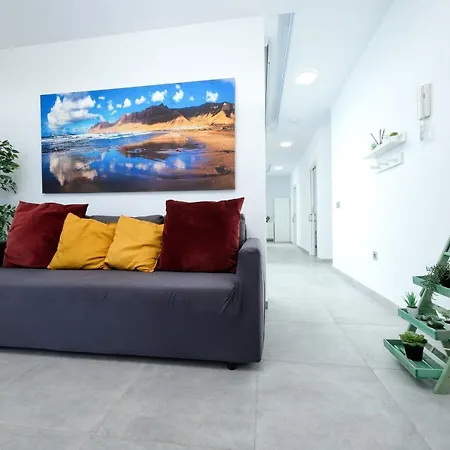 Karma 1 A 25m Del Mar カレタ・デ・ファマラ